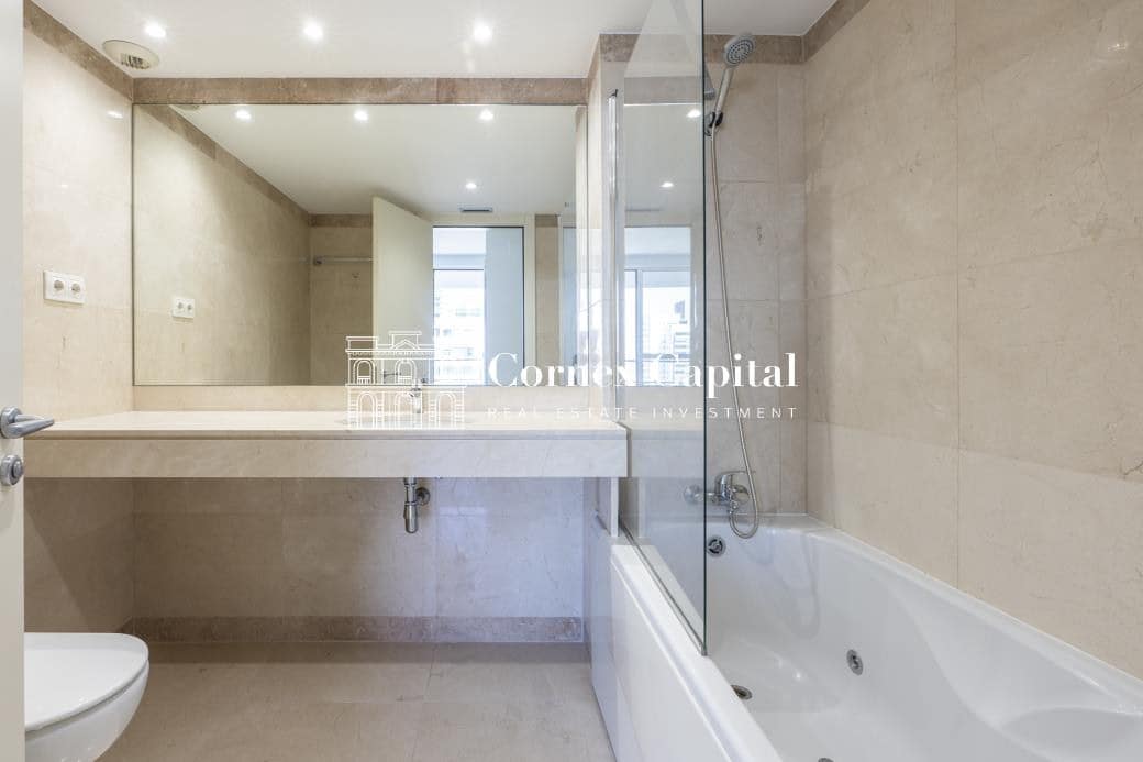 3 sypialnia Apartament na sprzedaż w Miasto Barcelona z basenem garażem - 1 365 000 € (Ref: 9873170)