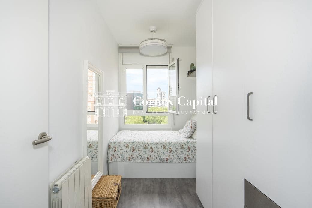 4 soveværelse Lejlighed til salg i Barcelona by - € 475.000 (Ref: 9894129)