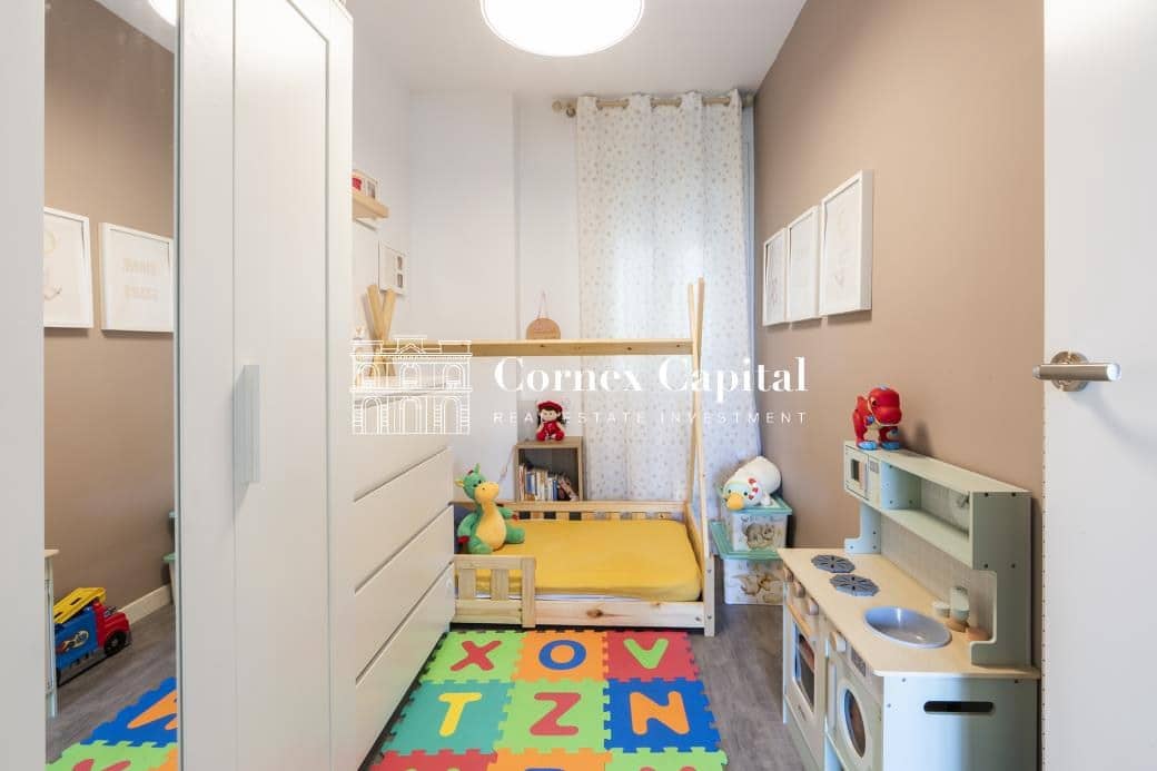 4 soveværelse Lejlighed til salg i Barcelona by - € 475.000 (Ref: 9894129)
