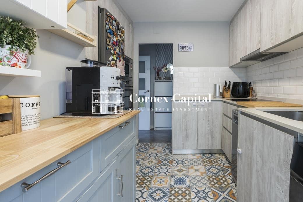 Apartamento de 4 habitaciones en Barcelona ciudad en venta - 475.000 € (Ref: 9894129)
