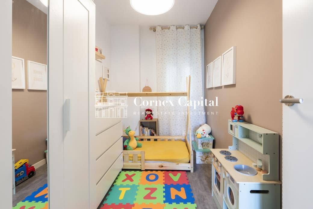 Apartamento de 4 habitaciones en Barcelona ciudad en venta - 475.000 € (Ref: 9894129)