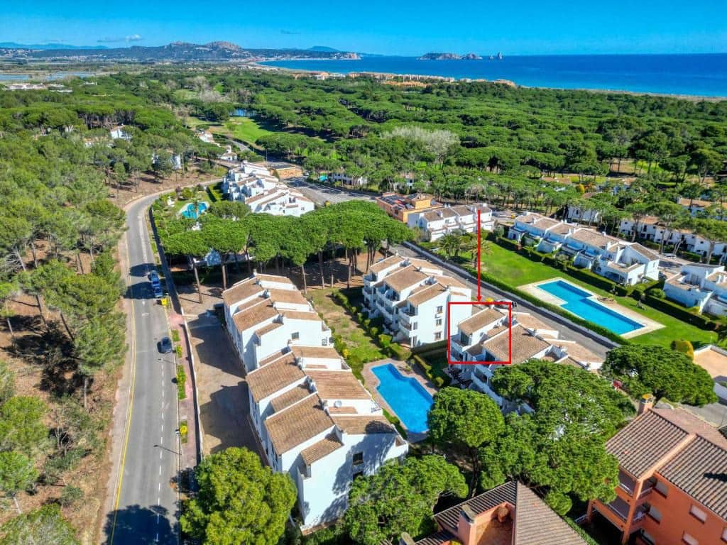 Apartamento de 2 habitaciones en Pals en venta con piscina garaje - 295.000 € (Ref: 9906941)