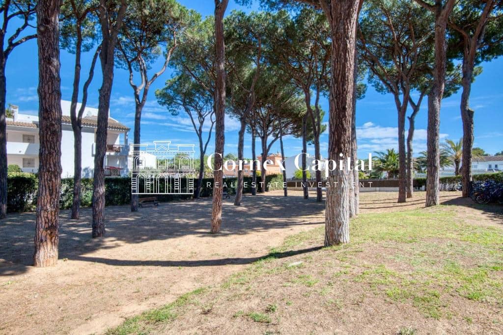 Apartamento de 2 habitaciones en Pals en venta con piscina garaje - 295.000 € (Ref: 9906941)
