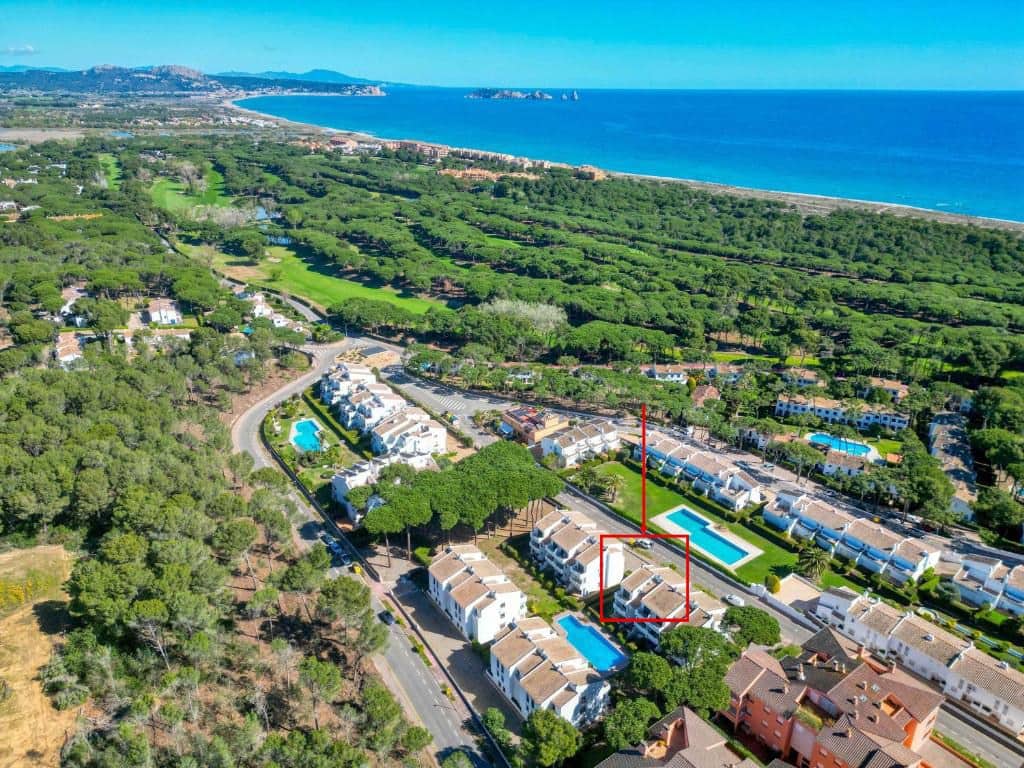 Apartamento de 2 habitaciones en Pals en venta con piscina garaje - 295.000 € (Ref: 9906941)