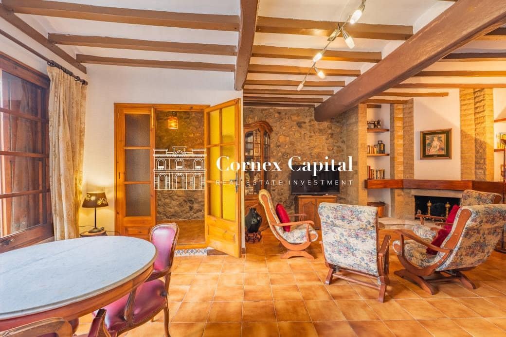 Casa de 8 habitaciones en Sant Llorenç de la Muga en venta con piscina garaje - 949.000 € (Ref: 9915489)