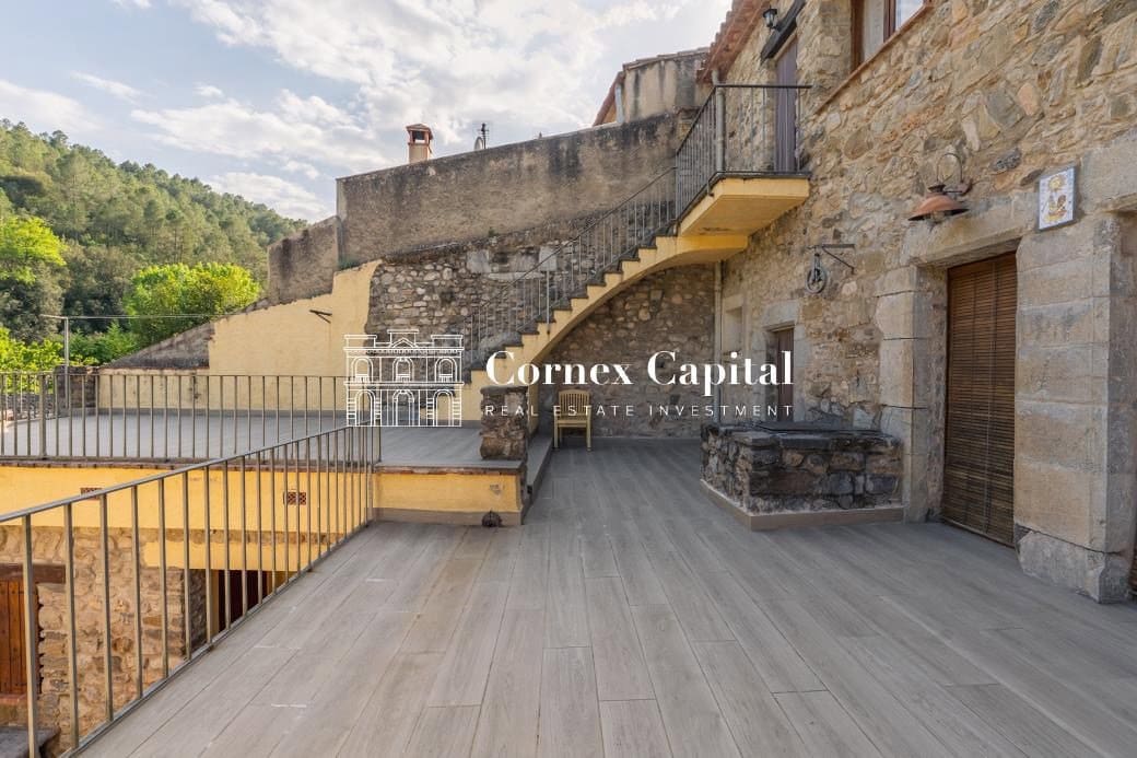 Casa de 8 habitaciones en Sant Llorenç de la Muga en venta con piscina garaje - 949.000 € (Ref: 9915489)