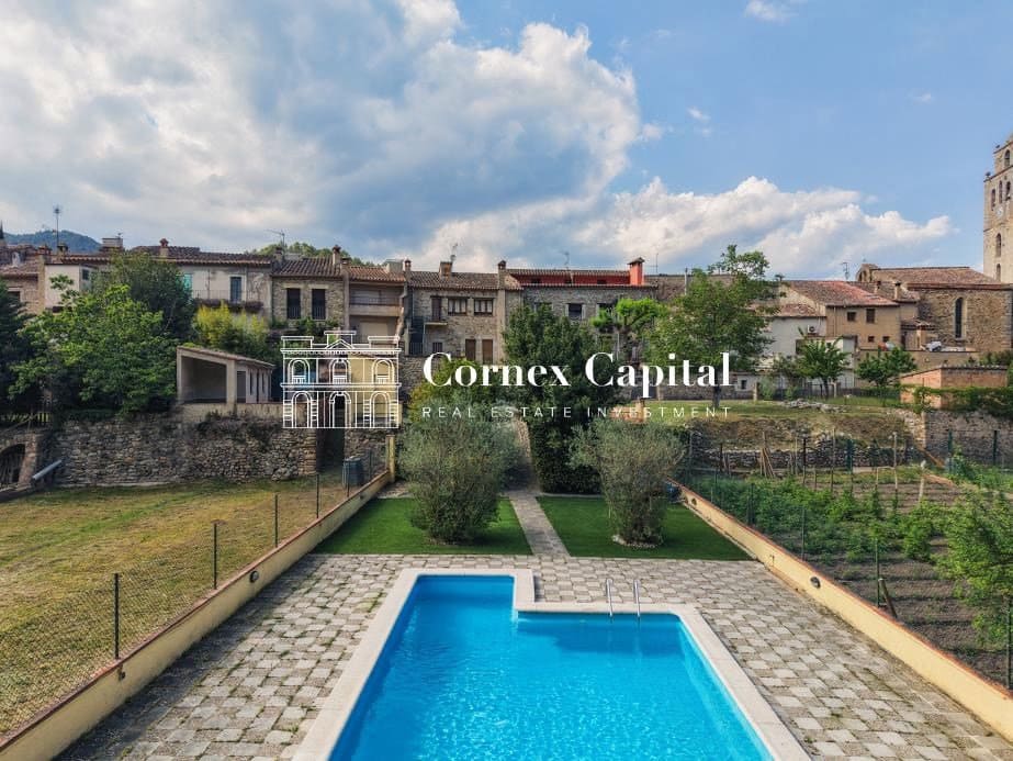 Casa de 8 habitaciones en Sant Llorenç de la Muga en venta con piscina garaje - 949.000 € (Ref: 9915489)