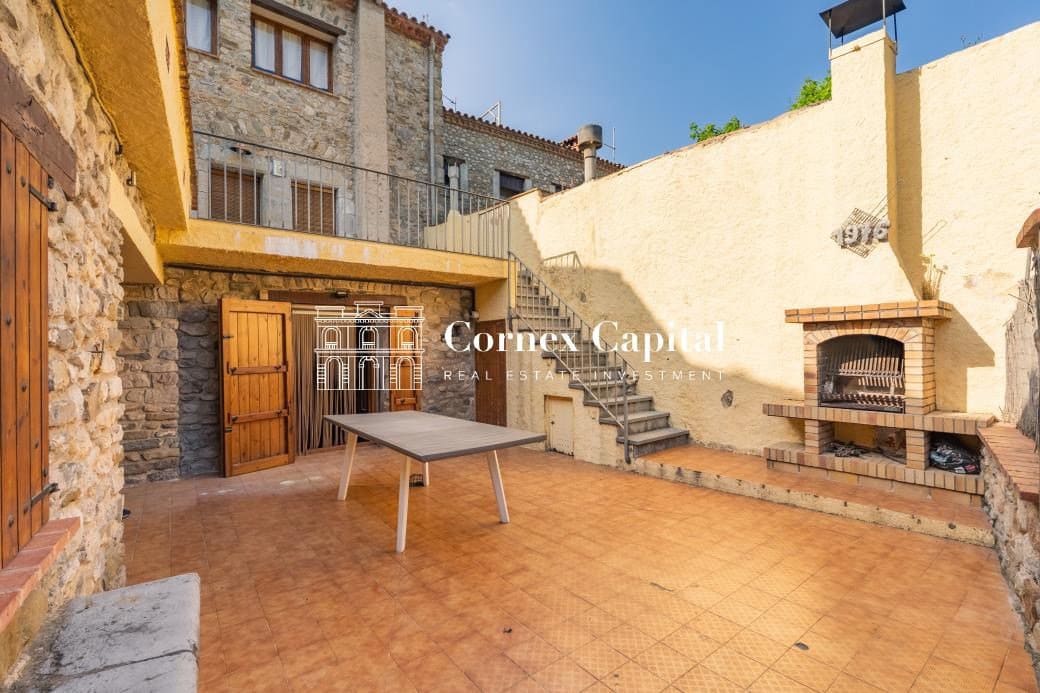 Casa de 8 habitaciones en Sant Llorenç de la Muga en venta con piscina garaje - 949.000 € (Ref: 9915489)