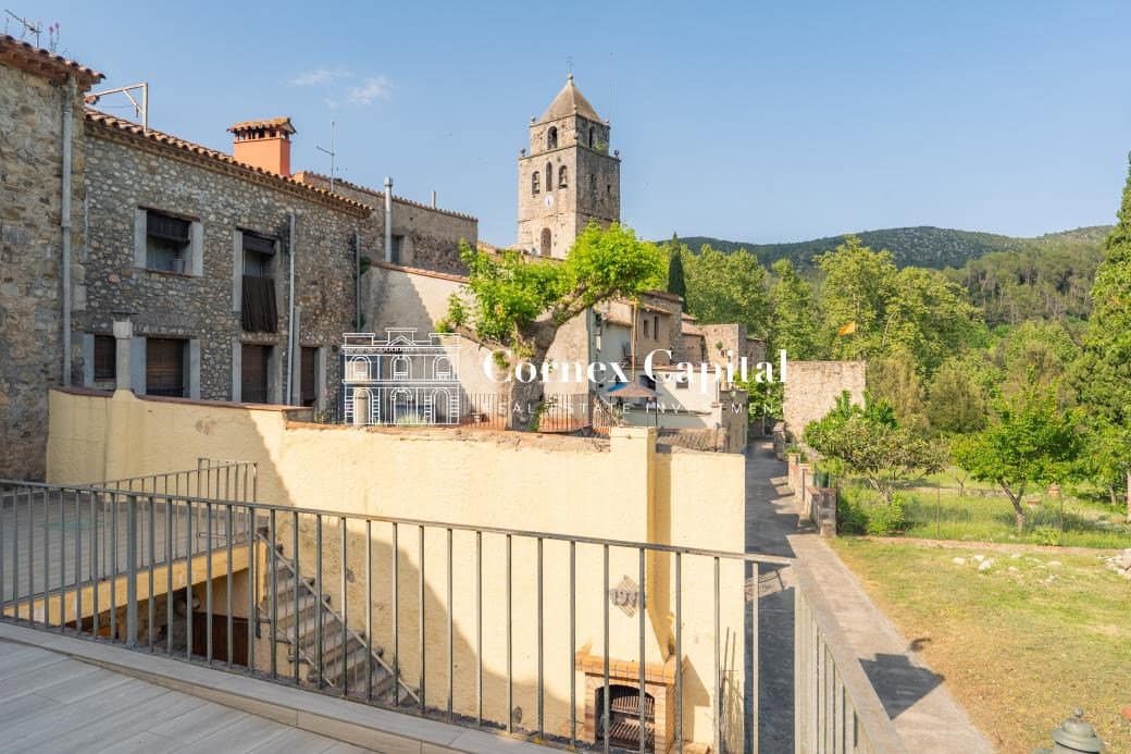 Casa de 8 habitaciones en Sant Llorenç de la Muga en venta con piscina garaje - 949.000 € (Ref: 9915489)