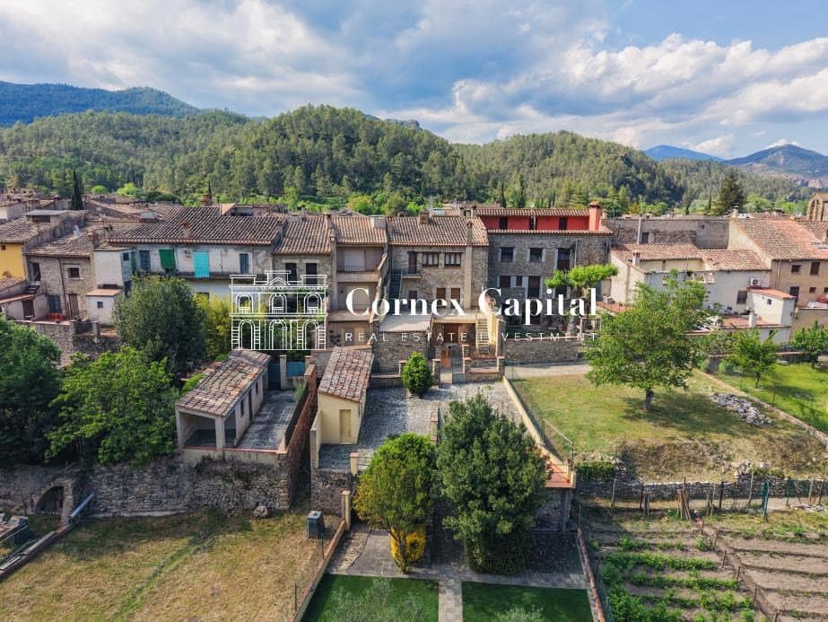 Casa de 8 habitaciones en Sant Llorenç de la Muga en venta con piscina garaje - 949.000 € (Ref: 9915489)
