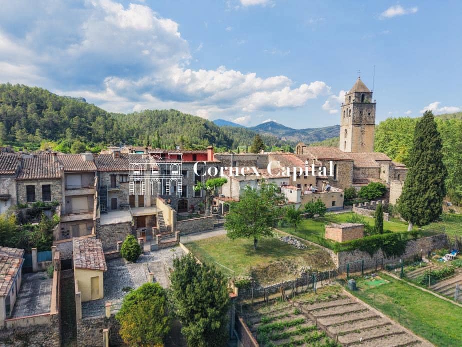 Casa de 8 habitaciones en Sant Llorenç de la Muga en venta con piscina garaje - 949.000 € (Ref: 9915489)