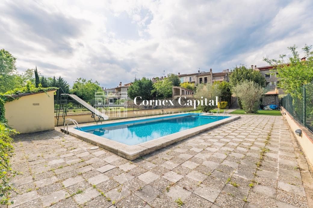 Casa de 8 habitaciones en Sant Llorenç de la Muga en venta con piscina garaje - 949.000 € (Ref: 9915489)