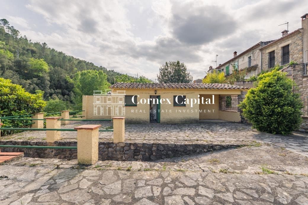 Casa de 8 habitaciones en Sant Llorenç de la Muga en venta con piscina garaje - 949.000 € (Ref: 9915489)