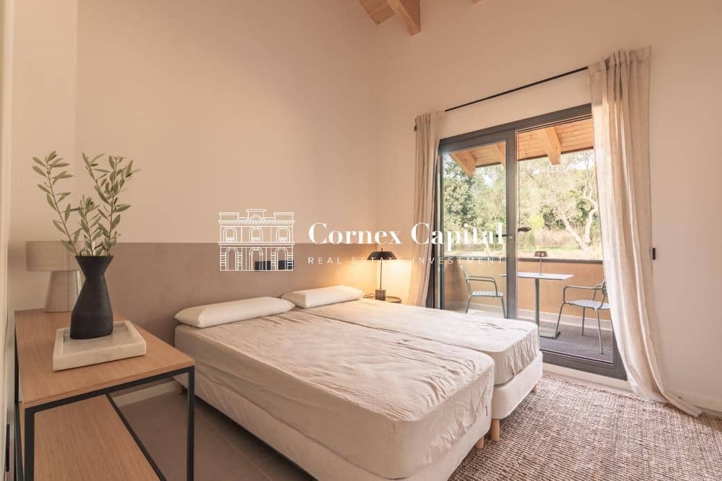 4 bedroom Terraced Villa for sale in Regencos with pool garage - € 789,000 (Ref: 9934239)