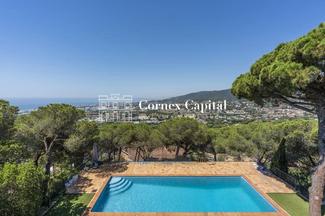 6 bedroom Villa for sale in Cabrils with pool garage - € 1,325,000 (Ref: 9937865)