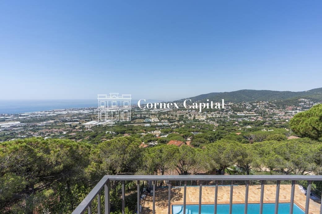6 bedroom Villa for sale in Cabrils with pool garage - € 1,325,000 (Ref: 9937865)