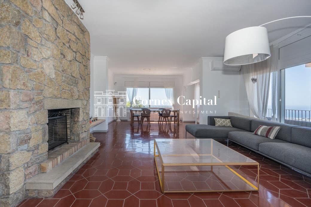 6 bedroom Villa for sale in Cabrils with pool garage - € 1,325,000 (Ref: 9937865)