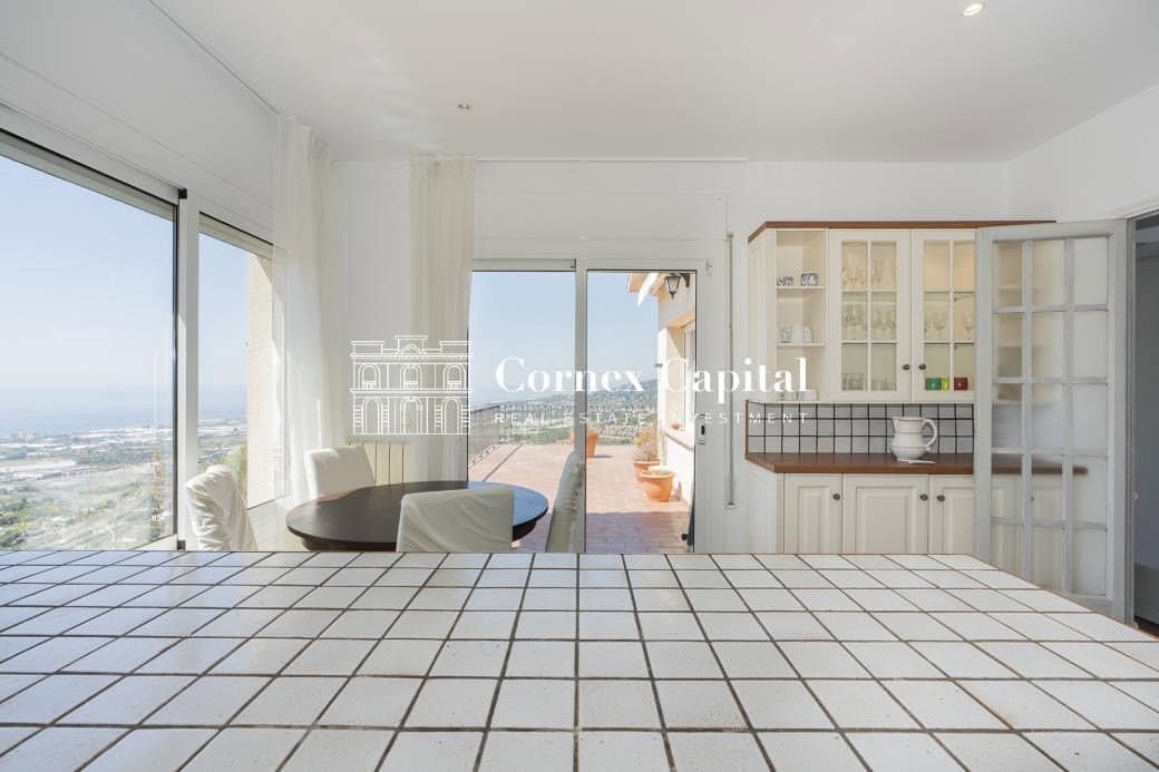 6 bedroom Villa for sale in Cabrils with pool garage - € 1,325,000 (Ref: 9937865)