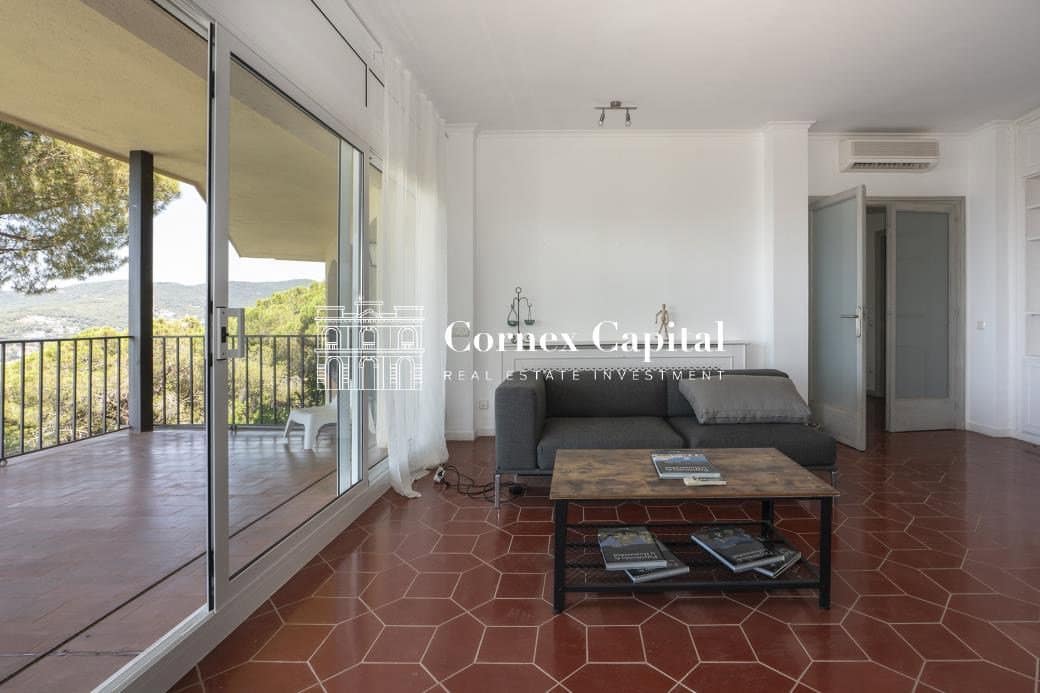 6 bedroom Villa for sale in Cabrils with pool garage - € 1,325,000 (Ref: 9937865)