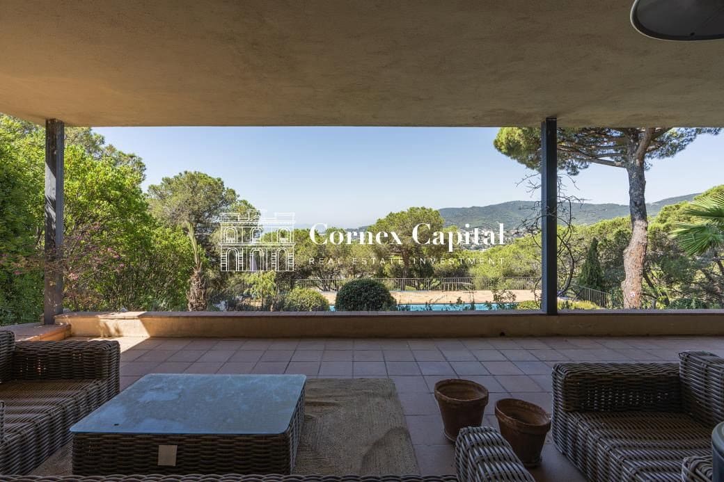 6 bedroom Villa for sale in Cabrils with pool garage - € 1,325,000 (Ref: 9937865)