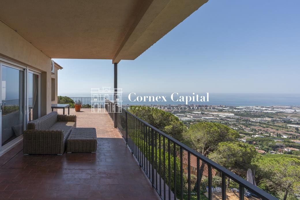 6 bedroom Villa for sale in Cabrils with pool garage - € 1,325,000 (Ref: 9937865)