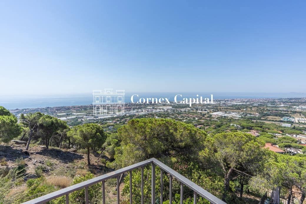 6 bedroom Villa for sale in Cabrils with pool garage - € 1,325,000 (Ref: 9937865)