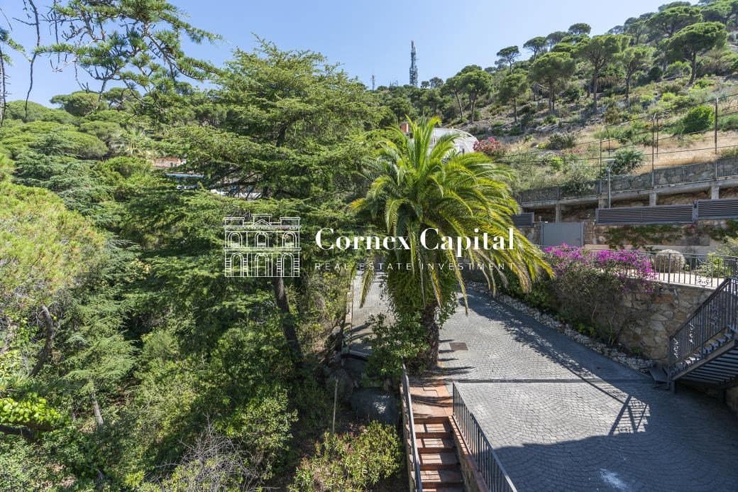 6 bedroom Villa for sale in Cabrils with pool garage - € 1,325,000 (Ref: 9937865)