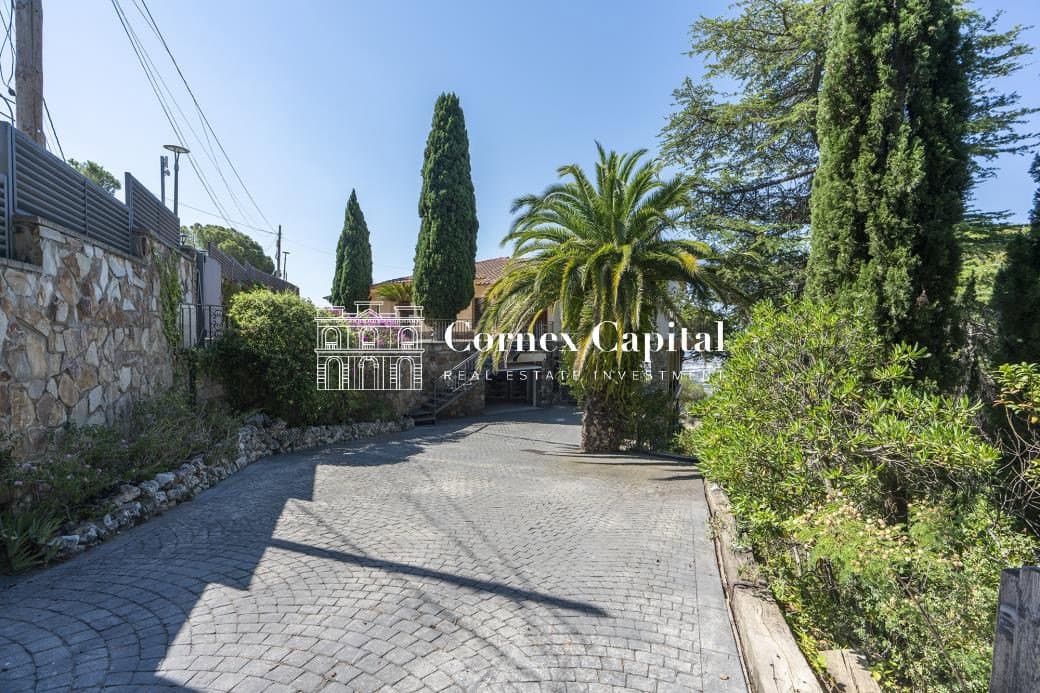 6 bedroom Villa for sale in Cabrils with pool garage - € 1,325,000 (Ref: 9937865)