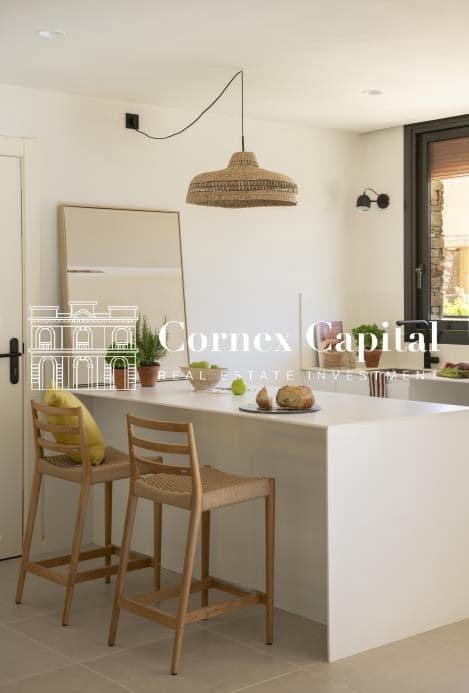 Villa/Maison Mitoyenne de 4 chambres à louer à Regencos avec piscine garage - 3 600 € (Ref: 9966687)
