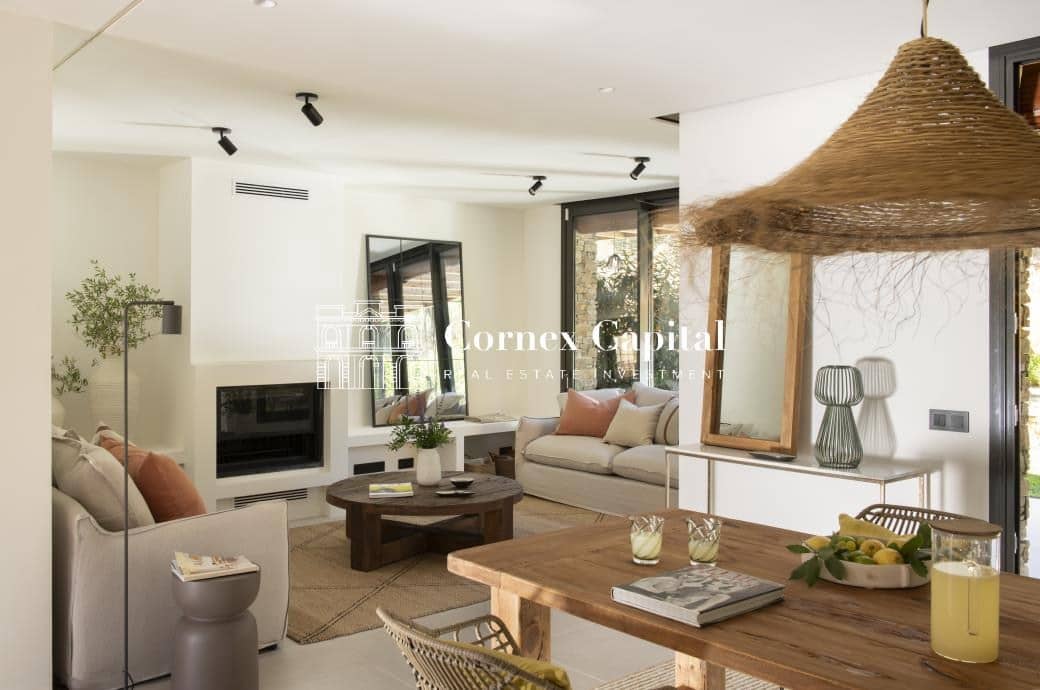 Villa/Maison Mitoyenne de 4 chambres à louer à Regencos avec piscine garage - 3 600 € (Ref: 9966687)