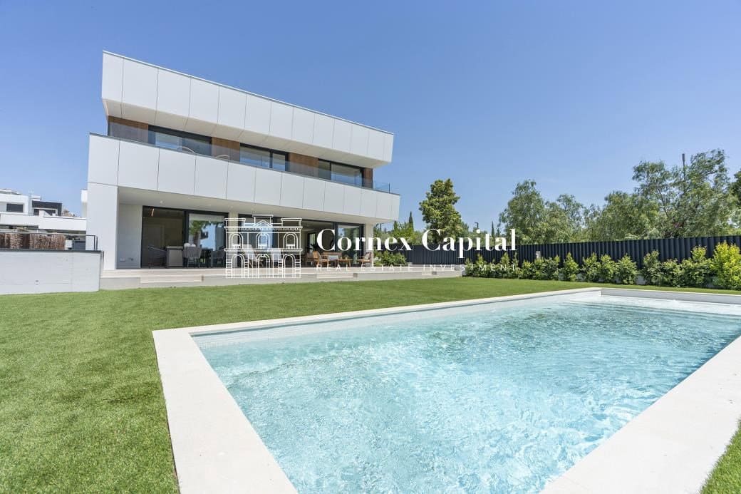 5 bedroom Villa for sale in Sitges with pool garage - € 2,709,000 (Ref: 9973350)