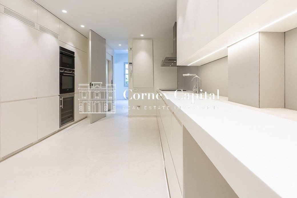 5 soveværelse Rækkehus til salg i Barcelona by med garage - € 2.498.000 (Ref: 9993959)