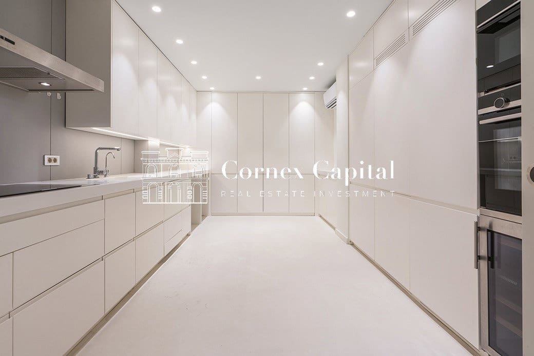 5 soveværelse Rækkehus til salg i Barcelona by med garage - € 2.498.000 (Ref: 9993959)