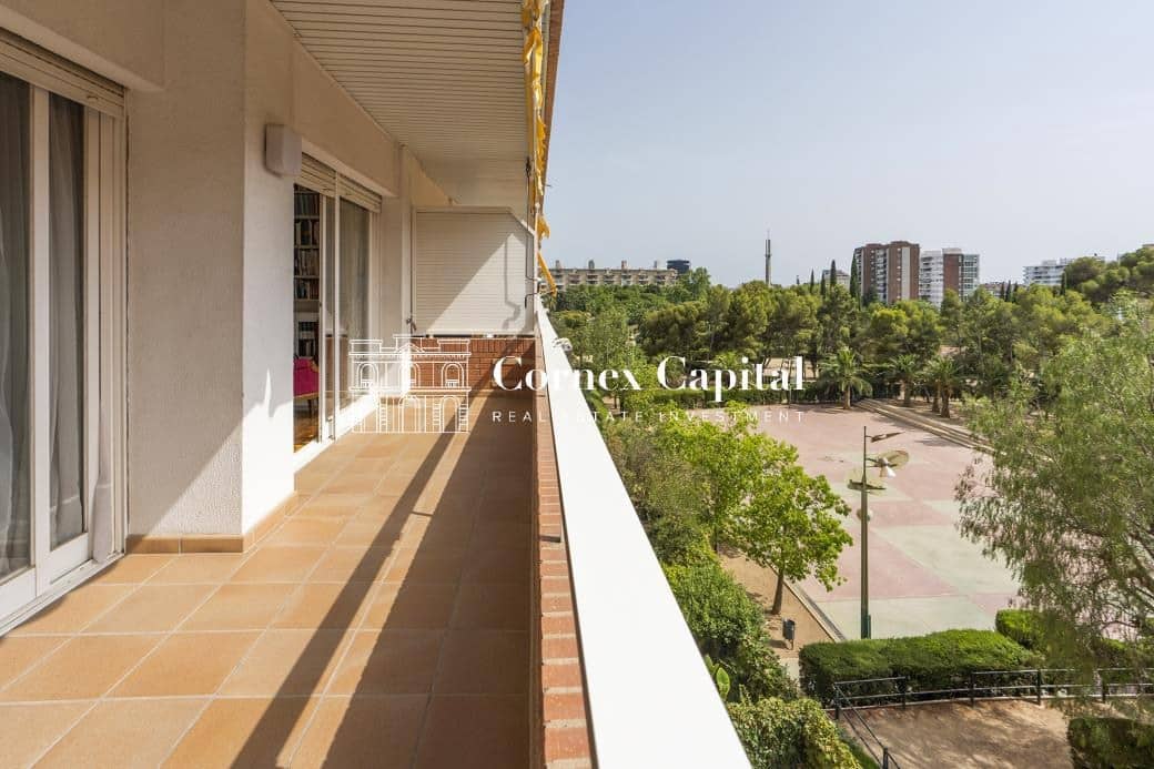 4 bedroom Apartment for sale in Barcelona city with garage - € 985,000 (Ref: 9993963)