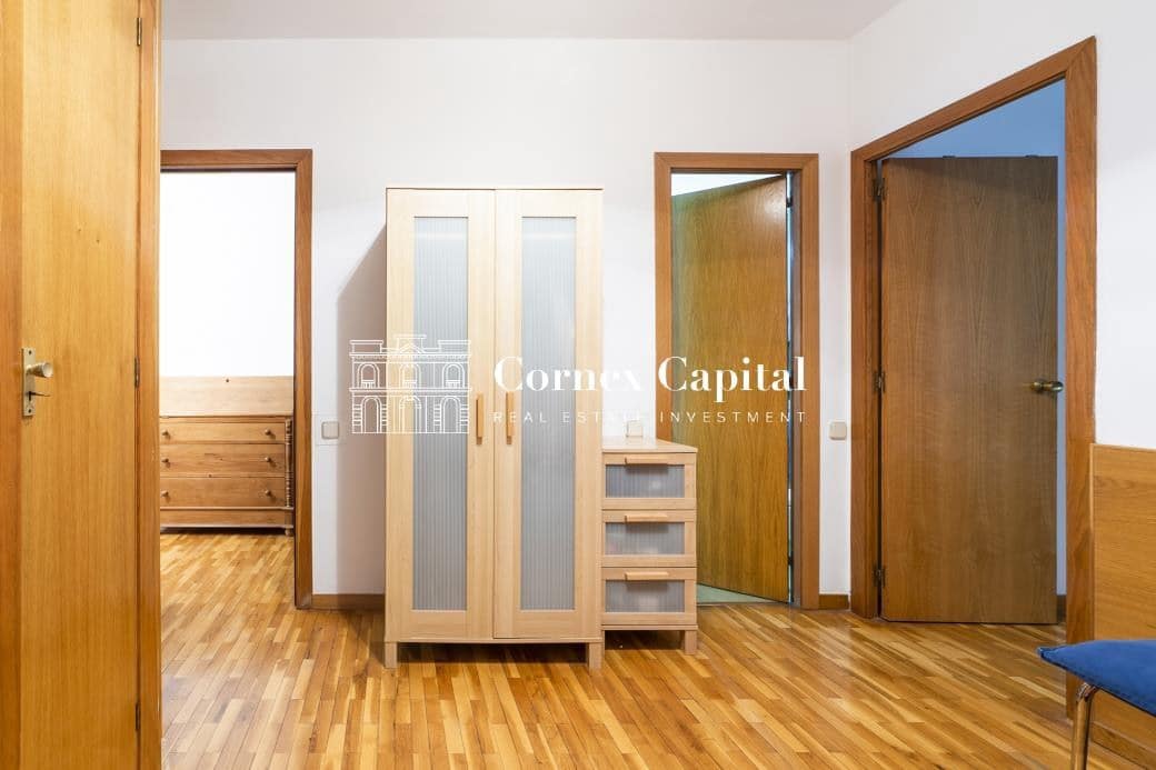 4 bedroom Apartment for sale in Barcelona city with garage - € 985,000 (Ref: 9993963)