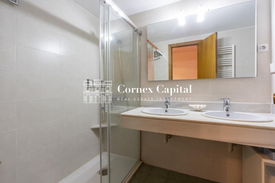 4 bedroom Apartment for sale in Barcelona city with garage - € 985,000 (Ref: 9993963)