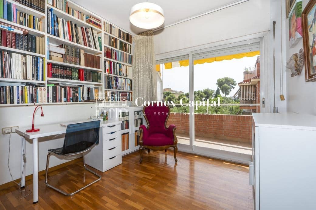 4 bedroom Apartment for sale in Barcelona city with garage - € 985,000 (Ref: 9993963)