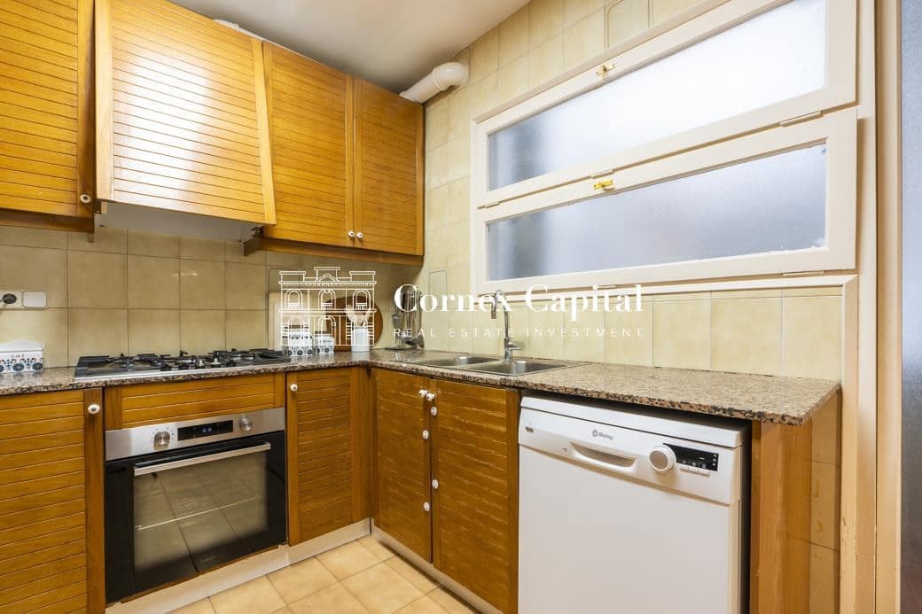 4 bedroom Apartment for sale in Barcelona city with garage - € 985,000 (Ref: 9993963)