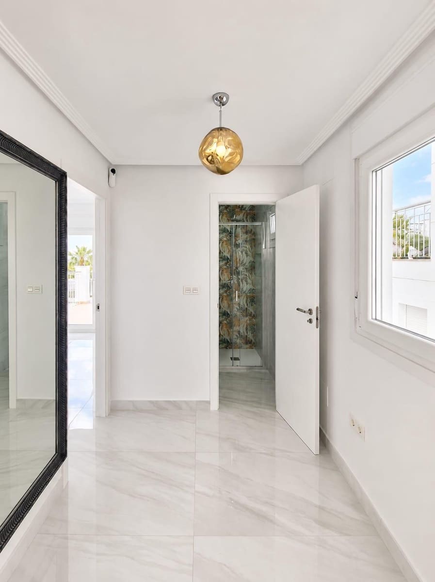 2 sovrum Villa till salu i San Fulgencio - 370 000 € (Ref: 10004116)