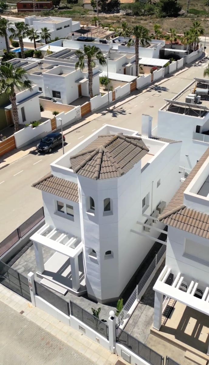 2 sovrum Villa till salu i San Fulgencio - 370 000 € (Ref: 10004116)