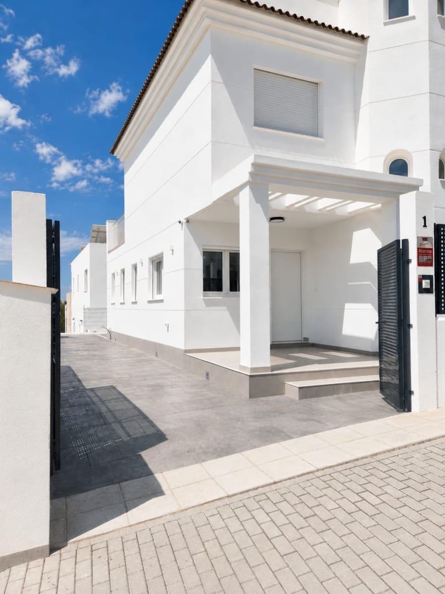 2 sovrum Villa till salu i San Fulgencio - 370 000 € (Ref: 10004116)