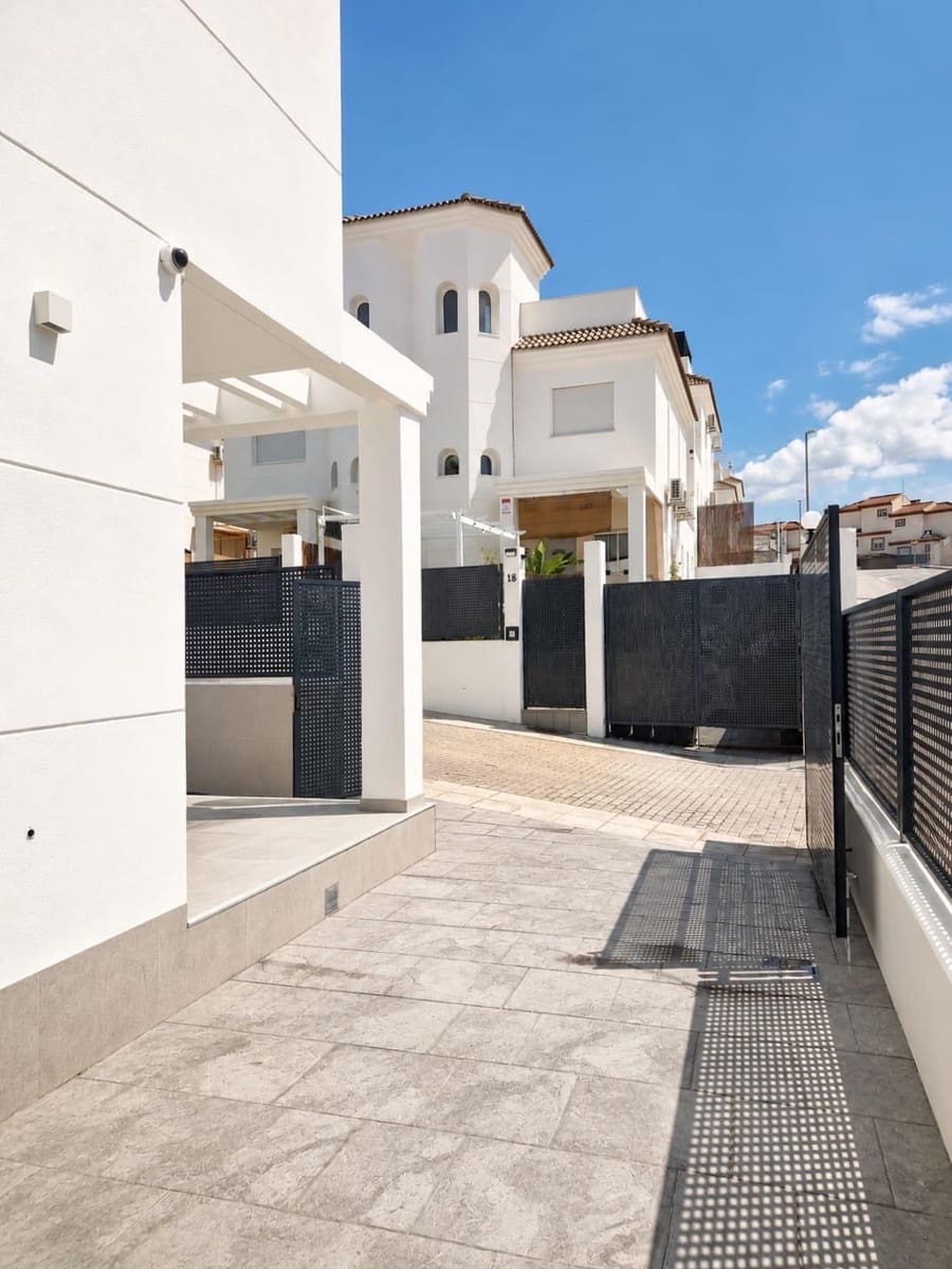 2 sovrum Villa till salu i San Fulgencio - 370 000 € (Ref: 10004116)