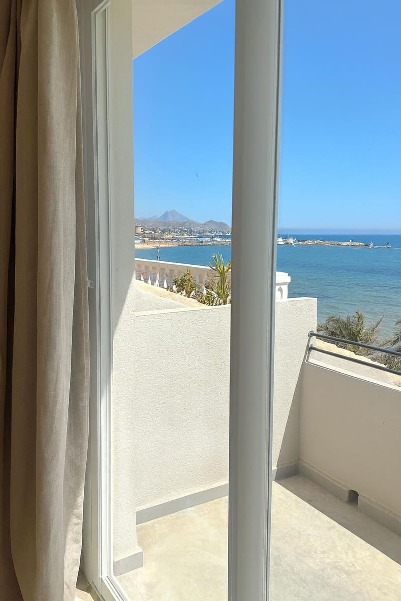 5 soverom Kjedet enebolig til salgs i El Campello - € 1 965 000 (Ref: 9256589)