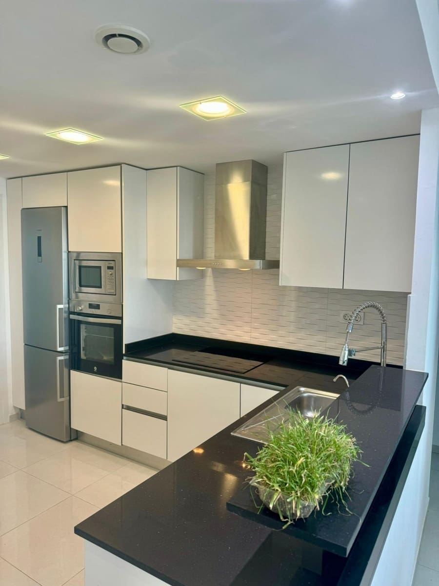 2 bedroom Beach Apartment for sale in Torrevieja - € 298,000 (Ref: 9256637)