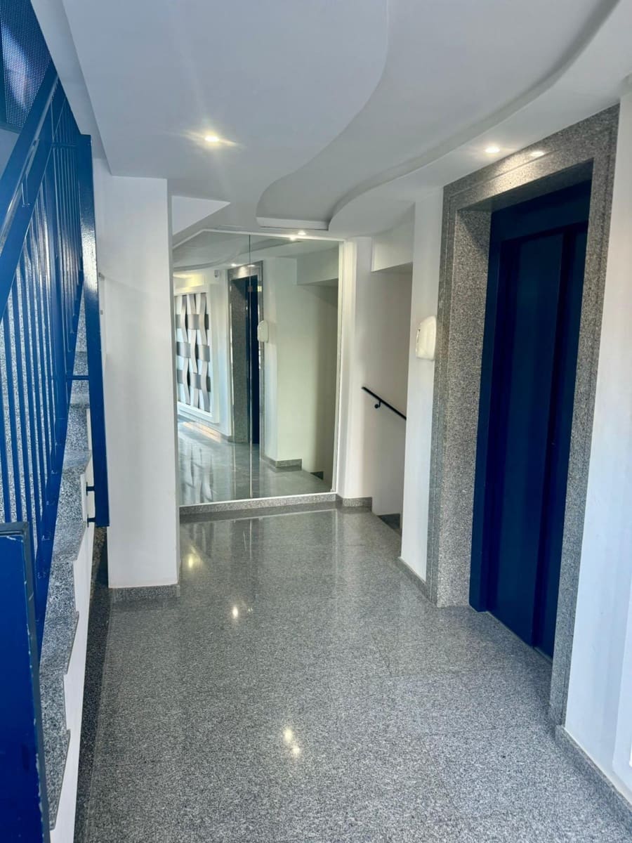 2 bedroom Beach Apartment for sale in Torrevieja - € 298,000 (Ref: 9256637)