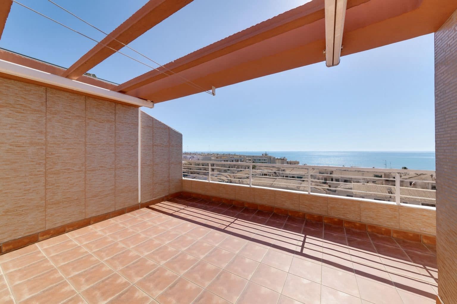 2 soveværelse Penthouse til salg i Guardamar del Segura med garage - € 359.900 (Ref: 9344203)