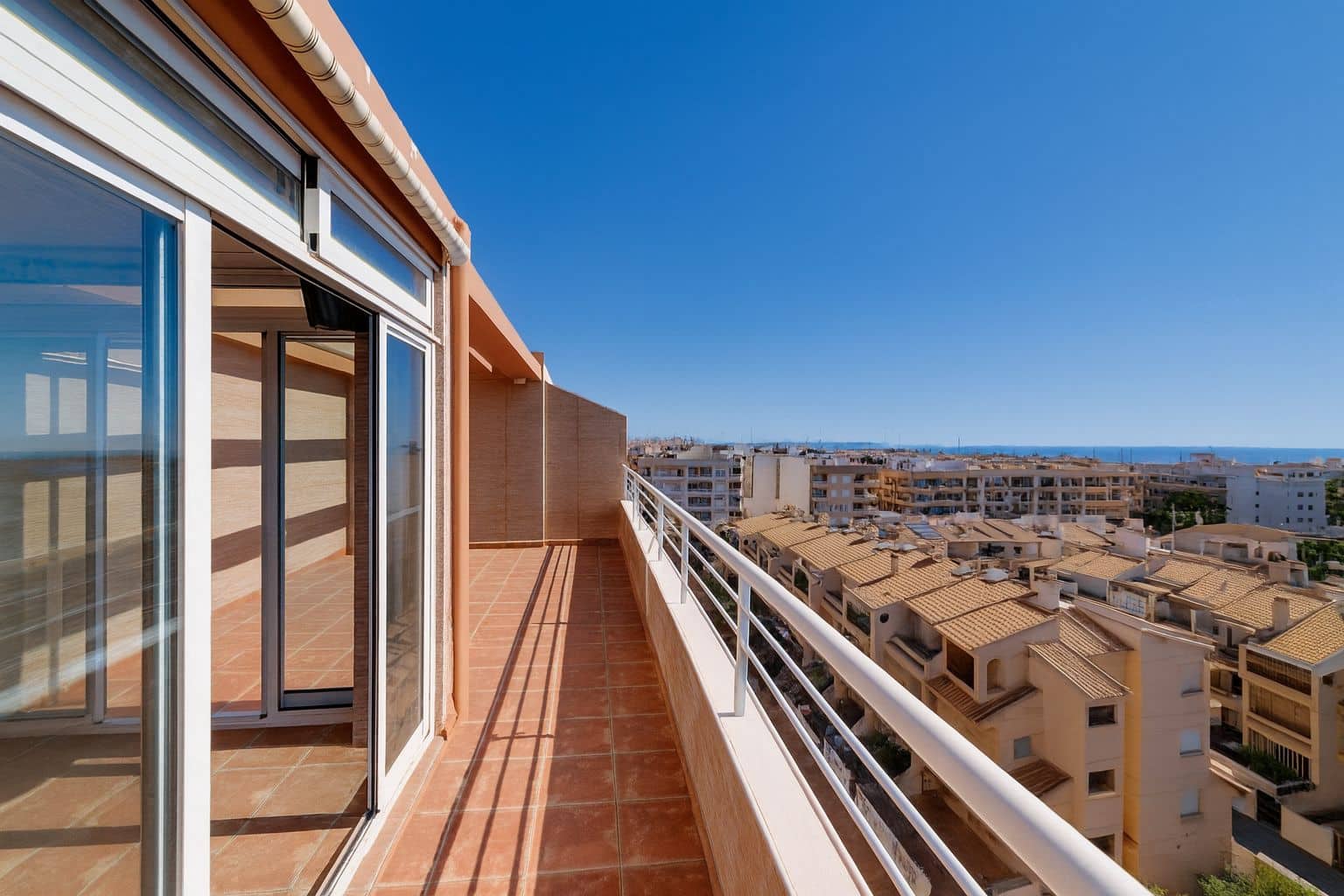 2 soveværelse Penthouse til salg i Guardamar del Segura med garage - € 359.900 (Ref: 9344203)