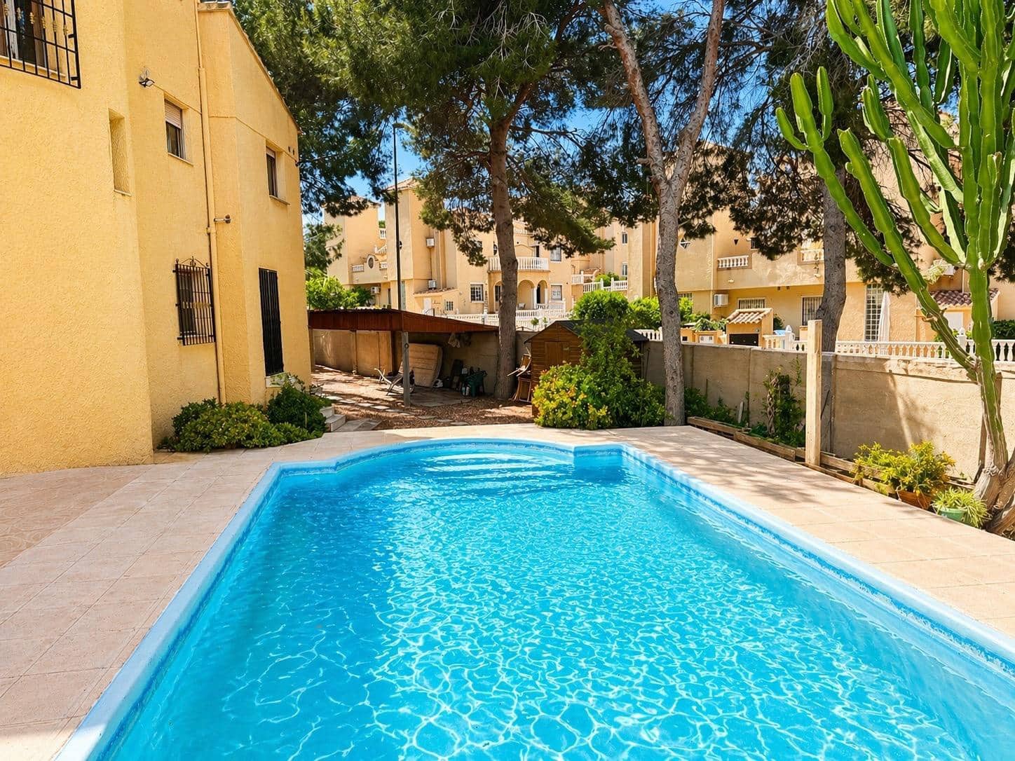 6 soveværelse Villa til salg i Orihuela Costa med swimmingpool - € 450.000 (Ref: 9795013)