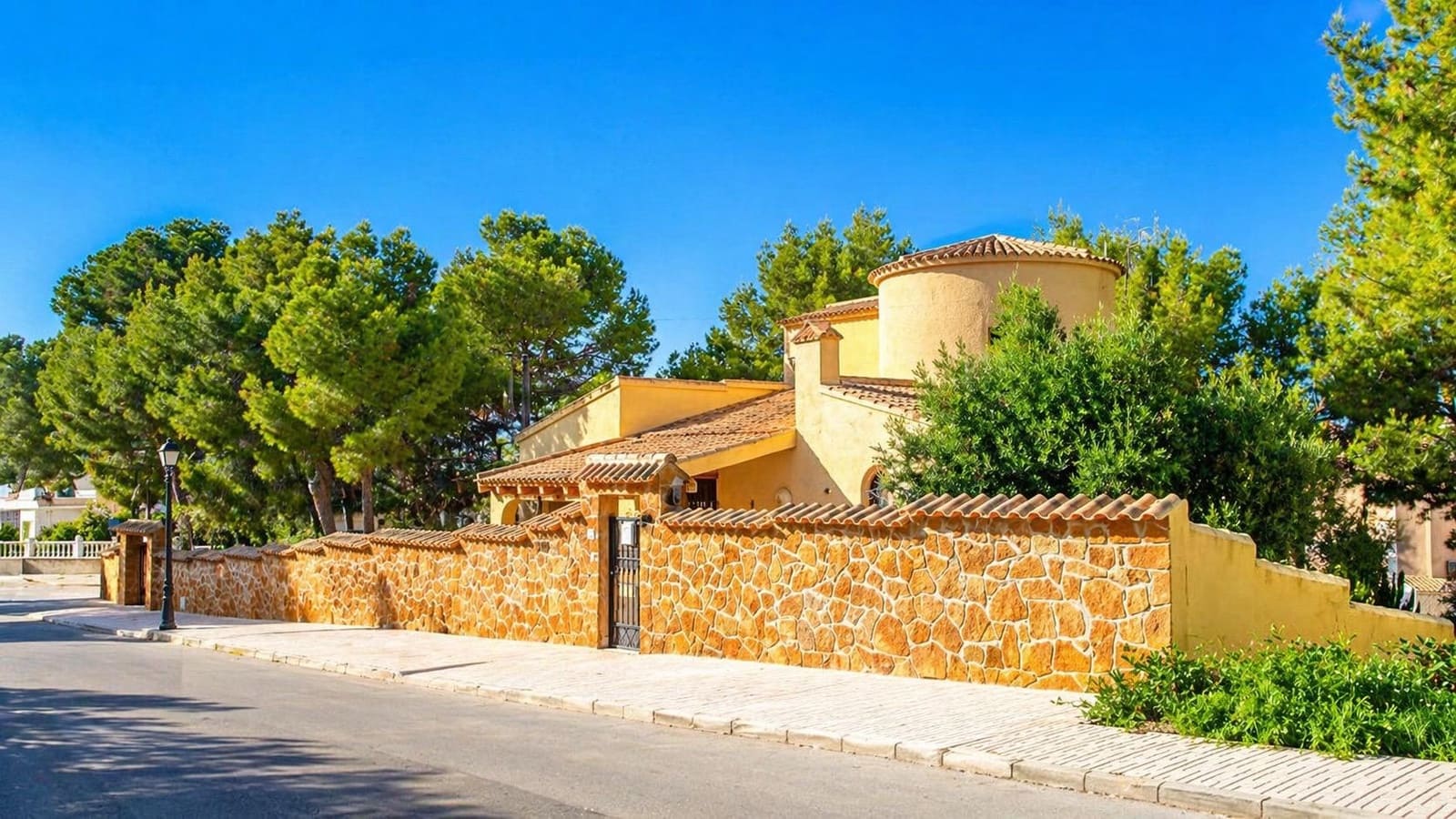 6 soveværelse Villa til salg i Orihuela Costa med swimmingpool - € 450.000 (Ref: 9795013)