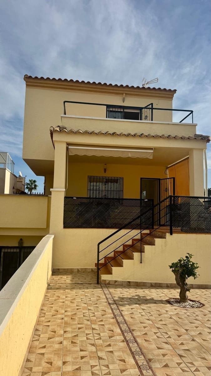 5 chambre Villa/Maison à vendre à Guardamar del Segura - 375 000 € (Ref: 9795015)